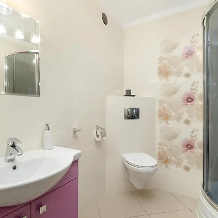 Z 2 Sypialniami W Kolobrzegu 12 Minut Spaceru Od Plazy By Renters * Kolobrzeg