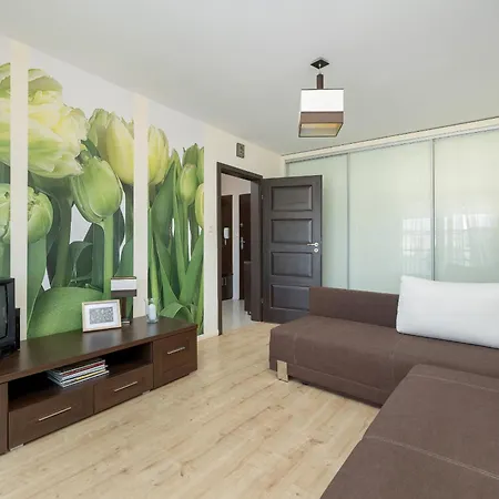 Z 2 Sypialniami W Kolobrzegu 12 Minut Spaceru Od Plazy By Renters Apartman Kołobrzeg