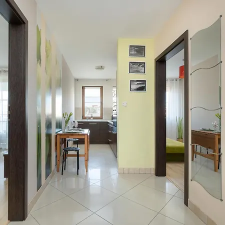 Apartman Z 2 Sypialniami W Kolobrzegu 12 Minut Spaceru Od Plazy By Renters *